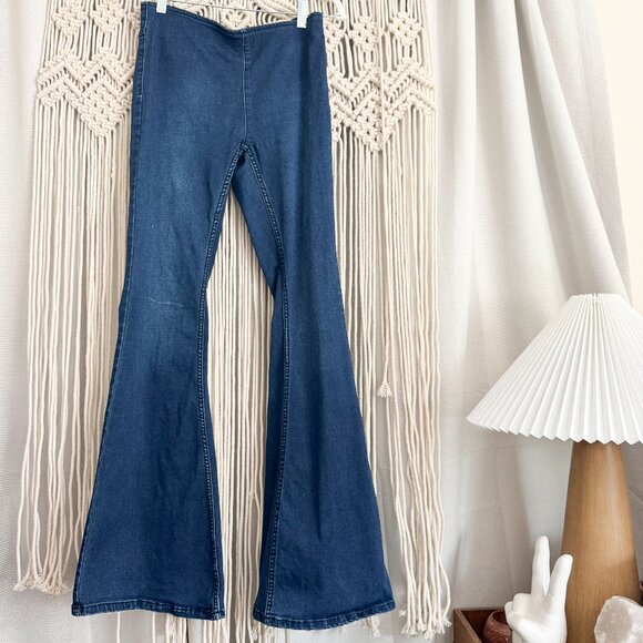 Free People Stretch Bell Bottom Jeans – Size 27 – GUC - Picture 1 of 11